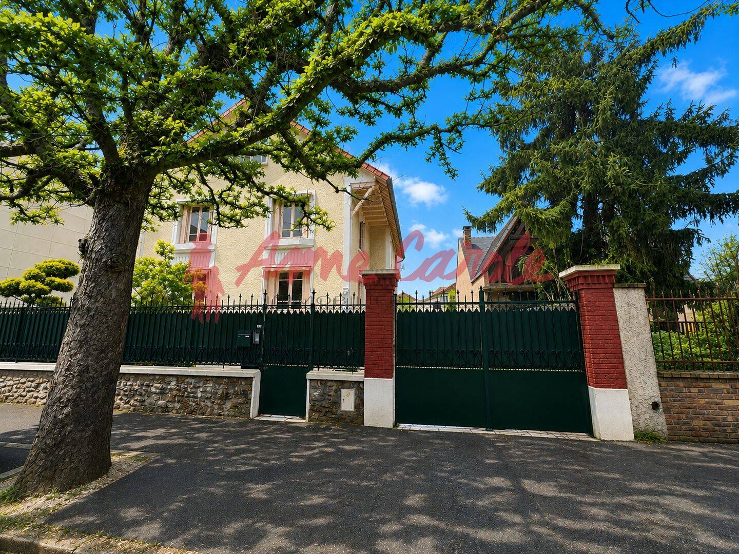Maison 8 pièces 243 m² · à Joinville-le-Pont · 243 m² · 945 000 €