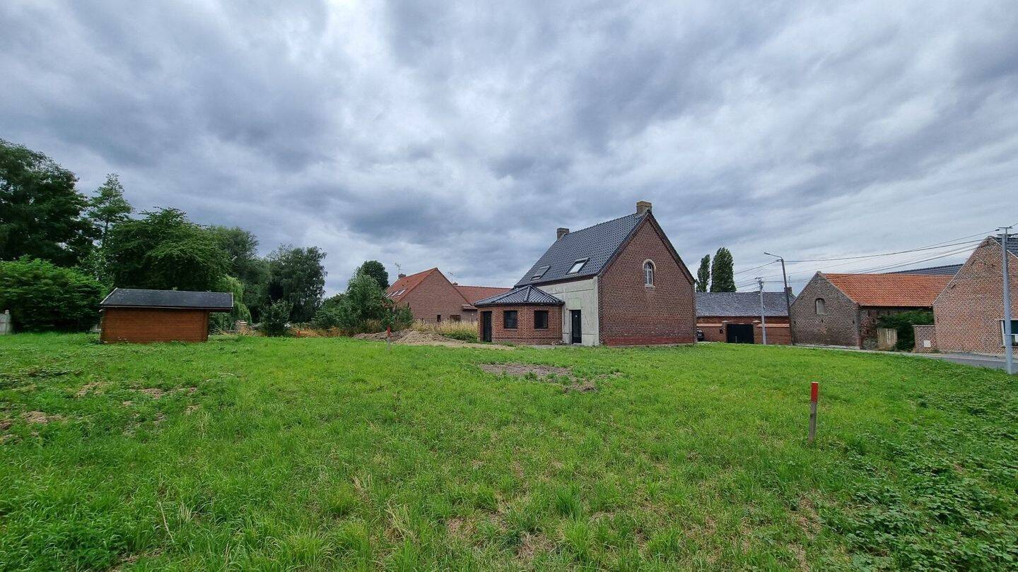 Maison 8 pièces 180 m² · à Lecelles · 180 m² · 250 000 €