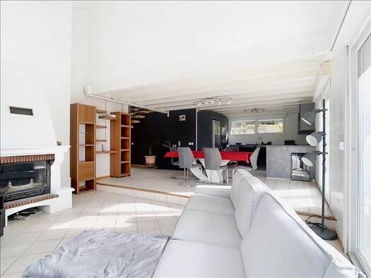 Maison à louer 2 600 € 4 pièces 3 chambres 118 m² dès le 20/04/2026 Beaumont 74160