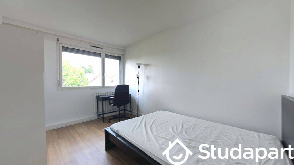 1 pièce 76 m² · à Massy · 76 m² · 560 €/mois