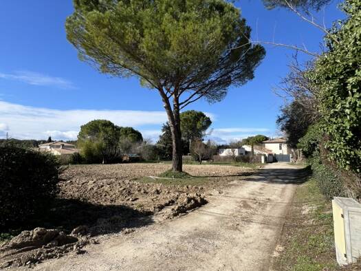 Terrain constructible à vendre 280 000 € 565 m² de terrain Sussargues 34160