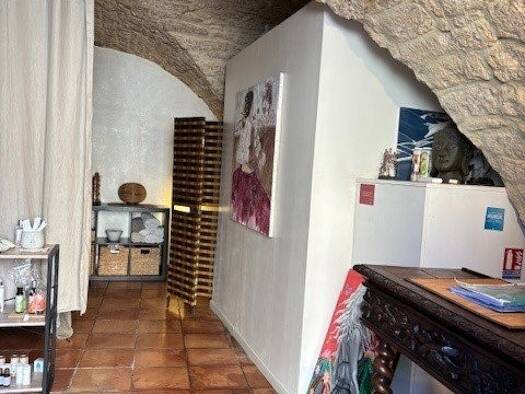 Local commercial à louer 582 € 29 m² de surface de vente Est Prades-le-Lez 34730