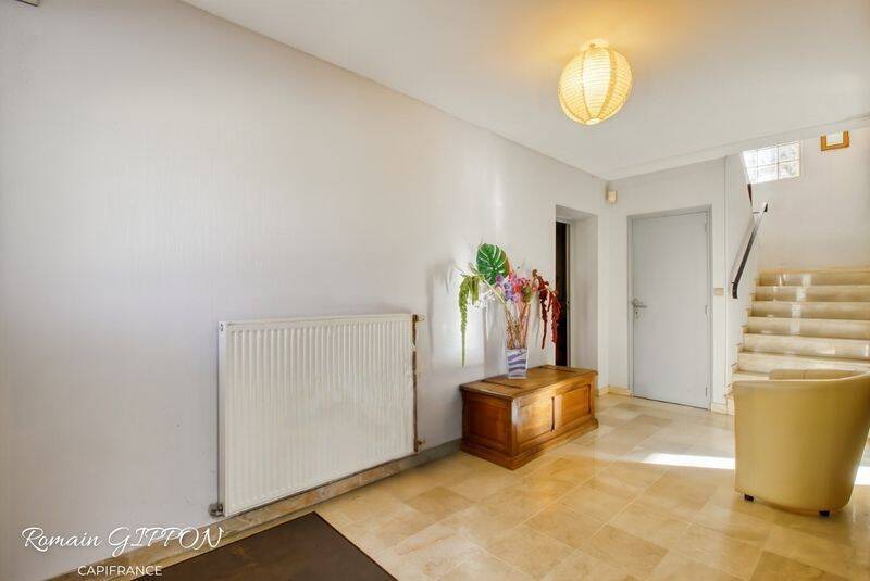 Maison 7 pièces 286 m² · à Aingeray · 286 m² · 274 900 €