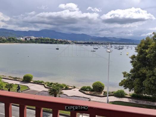 Duplex à vendre 309 000 € 2 pièces 1 chambre 40,4 m² Étage 3/4 Centre Ville-La Plage Hendaye 64700