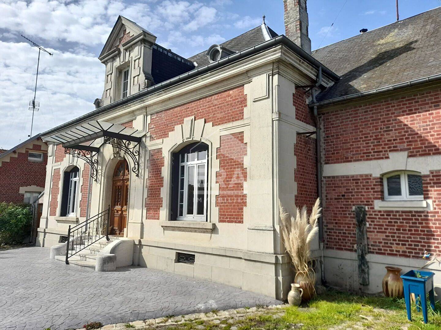 Maison 11 pièces 260 m² · à Tergnier · 260 m² · 398 000 €