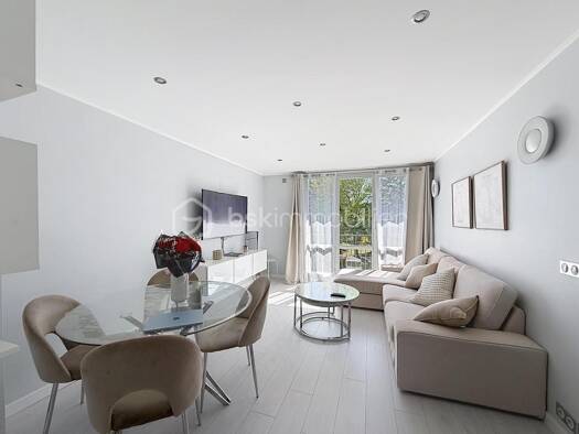 Appartement à vendre 205 000 € 3 pièces 2 chambres 58,7 m² Étage 1/3 Les Grands Champs Limeil-Brévannes 94450