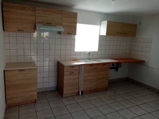 Maison à vendre 88 000 € 3 pièces 2 chambres 80 m² Mirebeau 86110