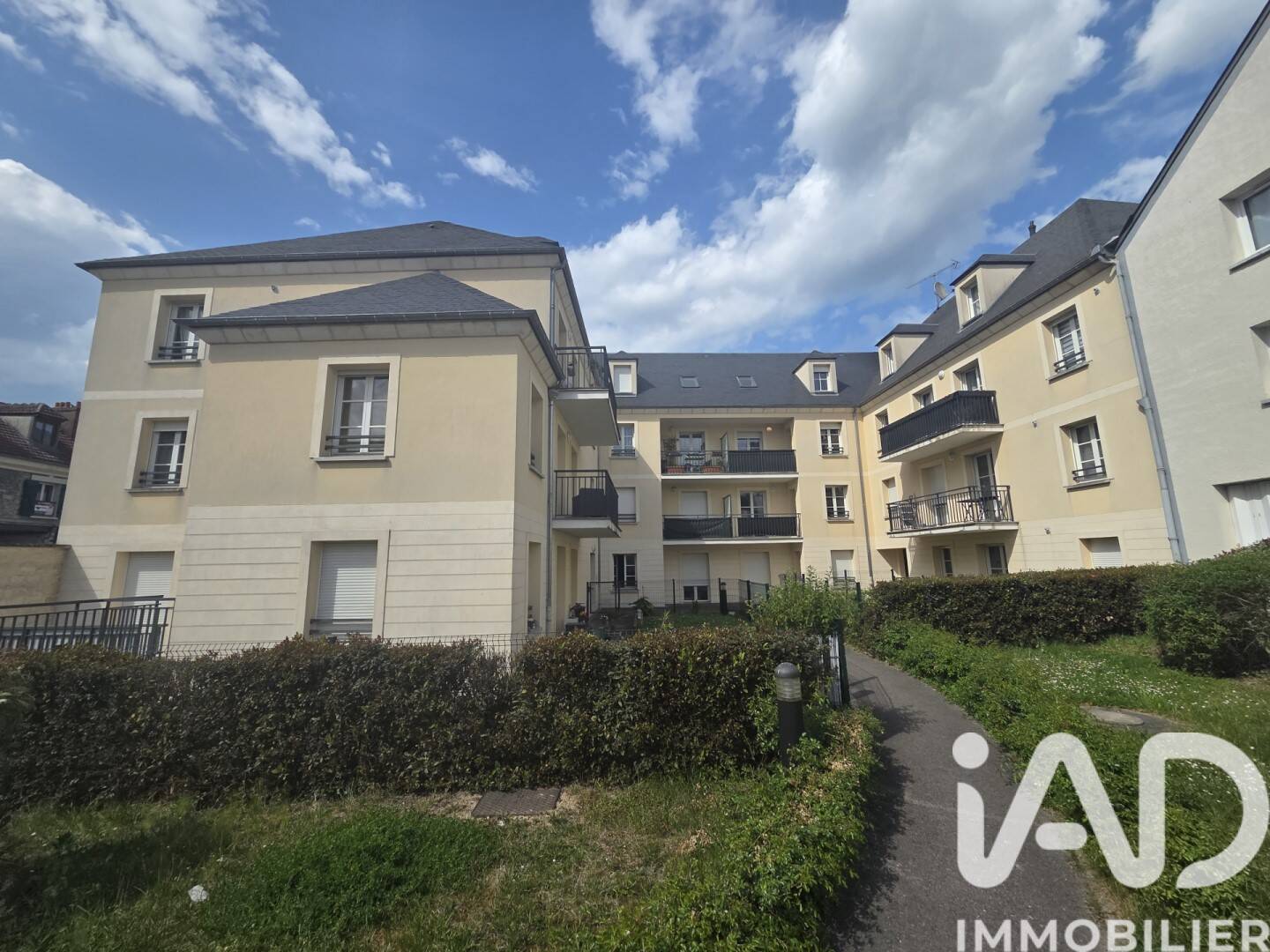 Appartement 3 pièces 68 m² · à La Chapelle-en-Serval · 67,7 m² · 219 000 €
