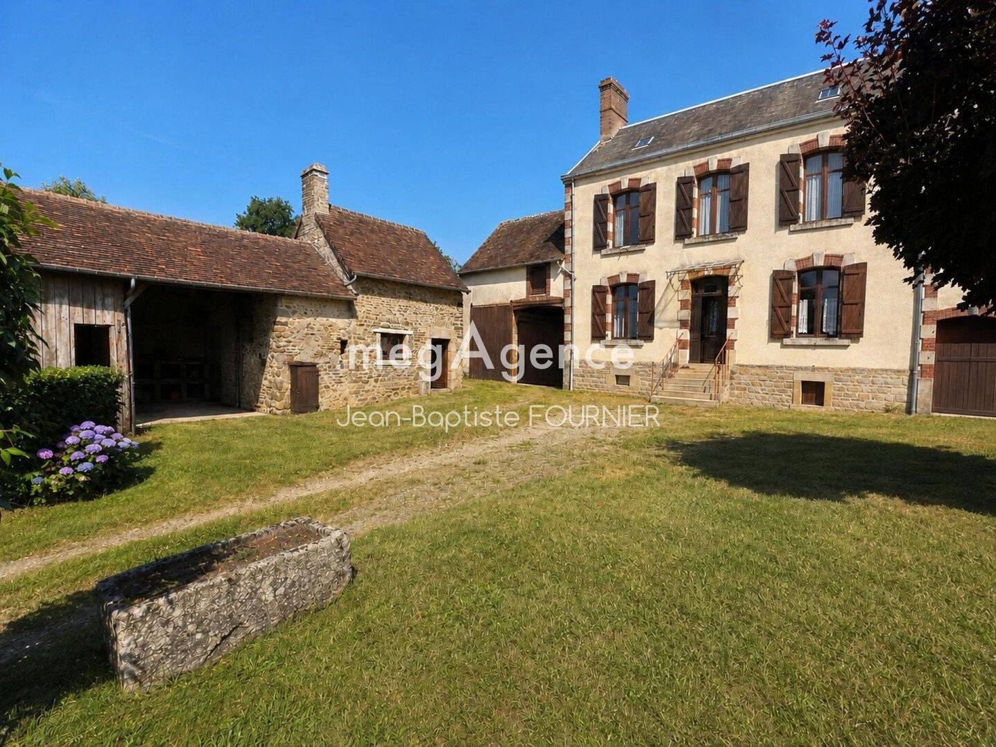 Maison 8 pièces 105 m² · à La Ferrière-Bochard · 105 m² · 180 000 €