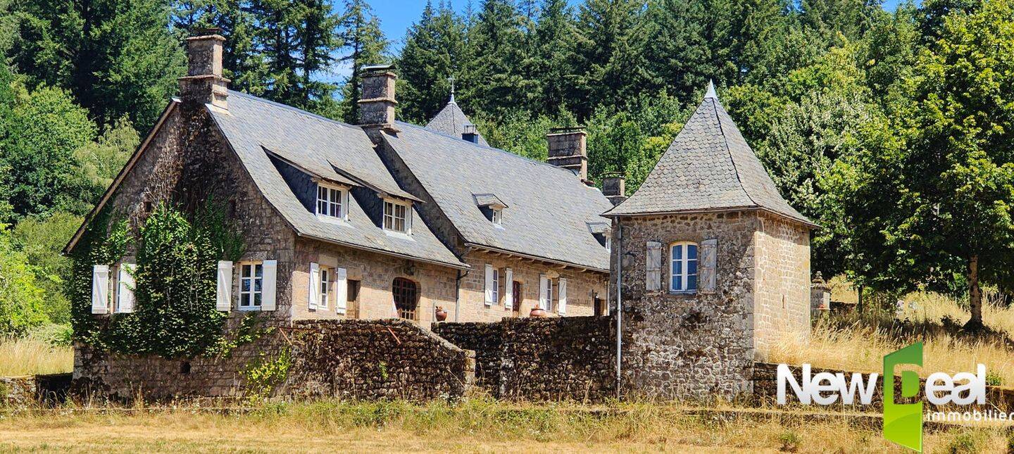Maison 13 pièces 600 m² · à Marcillac-la-Croisille · 600 m² · 987 000 €