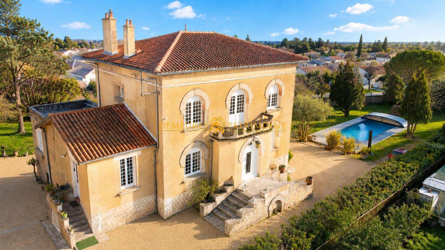 Maison 6 pièces 202 m² · à Soyaux · 202 m² · 499 900 €