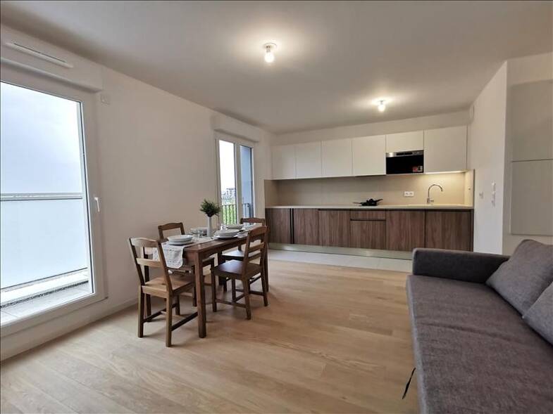 Appartement à louer 1 150 € 1 pièce 37 m² 5ème étage disponible à partir du 21/05/2025 Les Joncs Marins-Croix d'Eau Le Perreux-sur-Marne 94170