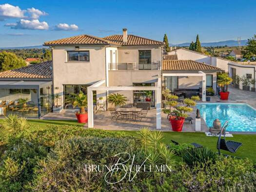 Villa à vendre 725 000 € 8 pièces 5 chambres 251 m² 1 206 m² de terrain Narbonne 11100