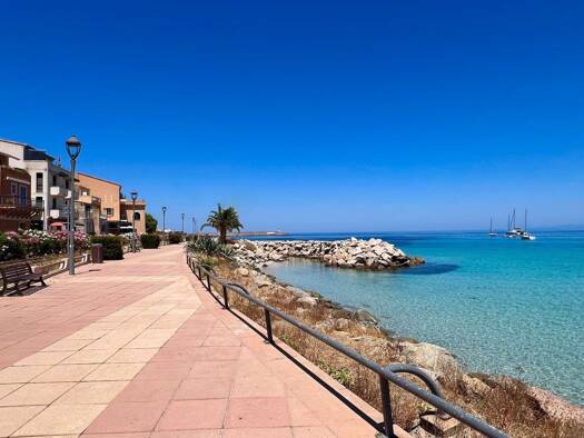 Appartement à vendre 158 000 € 1 pièce 30 m² Étage 1/1 L'Île-Rousse 20220