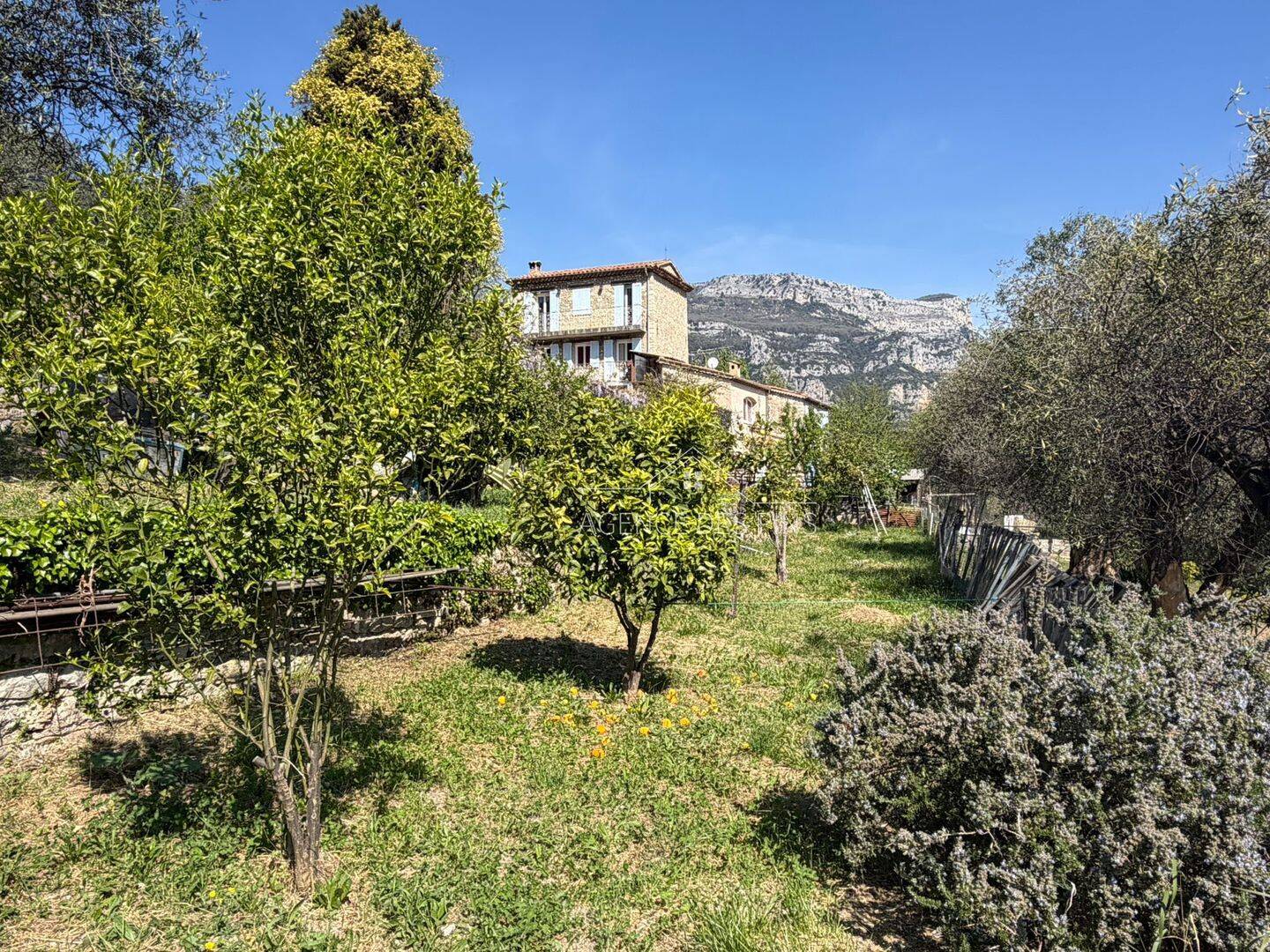 Maison 6 pièces 148 m² · à Le Bar-sur-Loup · 148 m² · 660 000 €
