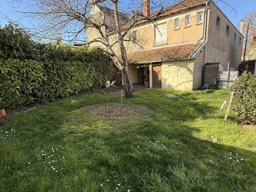 Appartement à vendre 54 500 € 2 pièces 1 chambre 43 m² RDC Couronne Centrale Bourges 18000