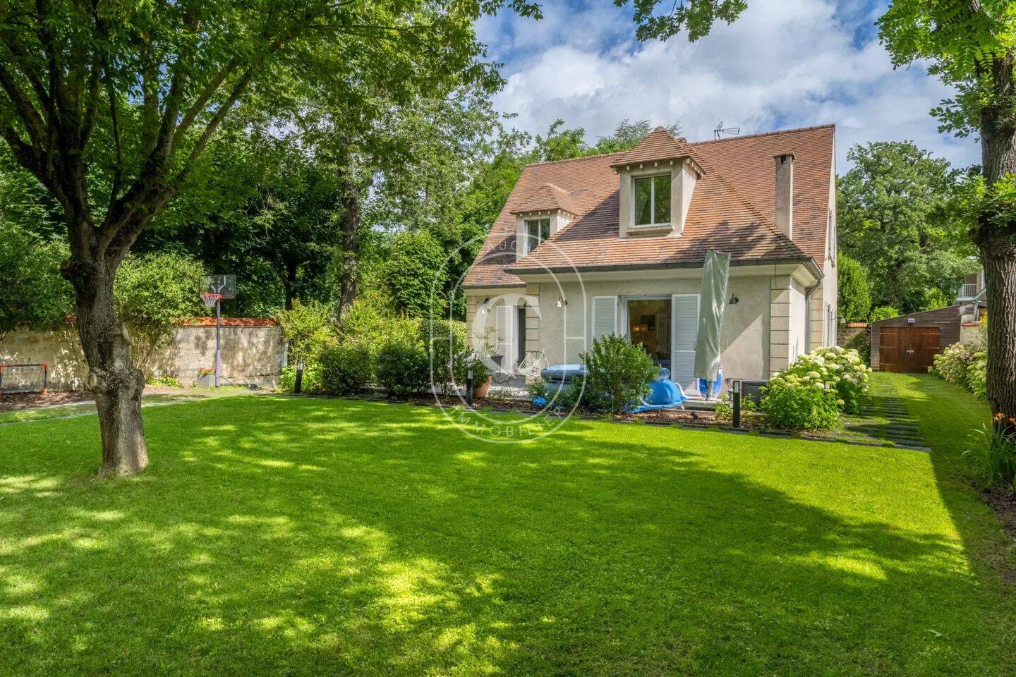 Maison 8 pièces 220 m² · à Le Vésinet · 220 m² · 1 590 000 €