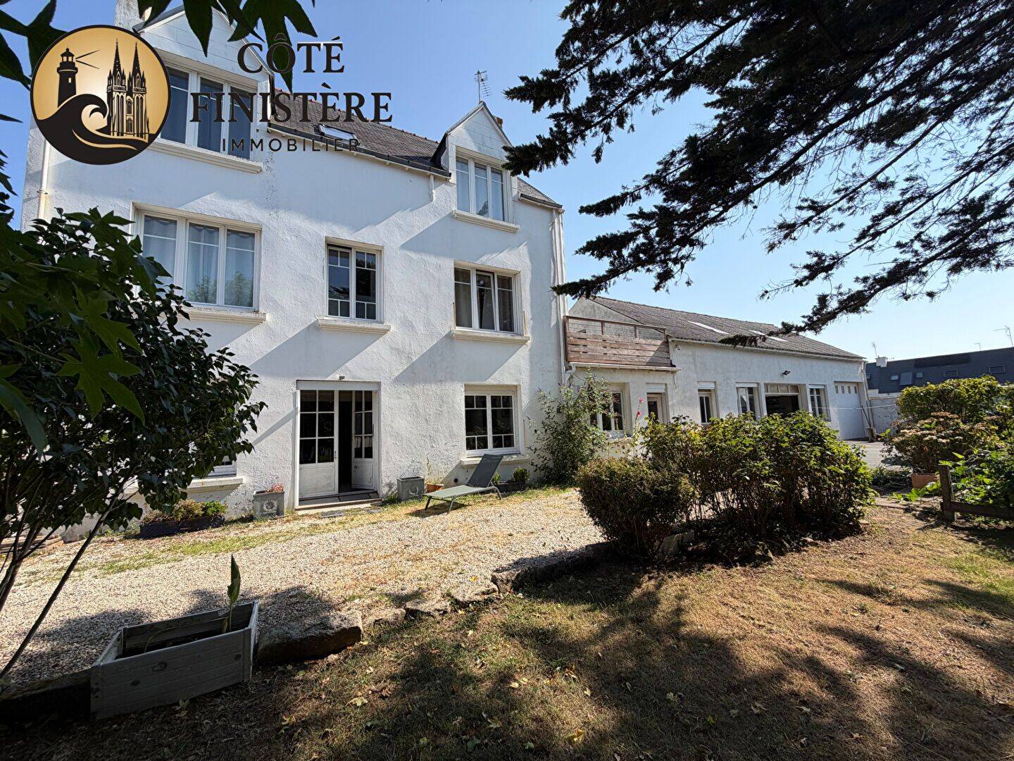 Maison 10 pièces 216 m² · à Treffiagat · 216 m² · 435 700 €