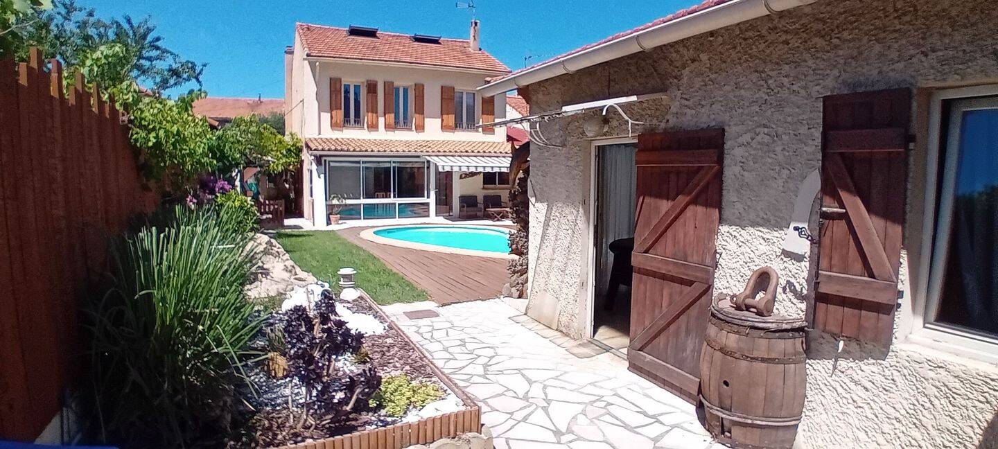 Maison 6 pièces 160 m² · à Marseille 11ème Arrondissement · 160 m² · 485 000 €
