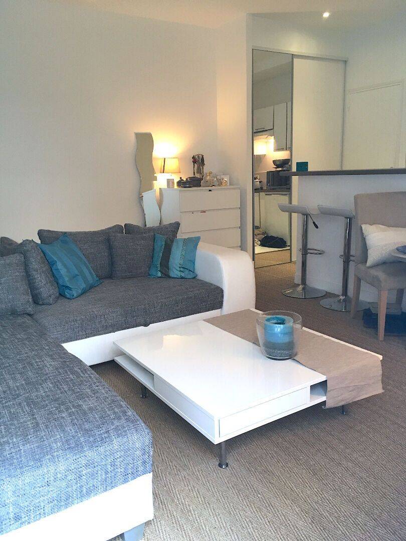Appartement 1 pièce 28 m² · à Le Vésinet · 27,7 m² · 680 €