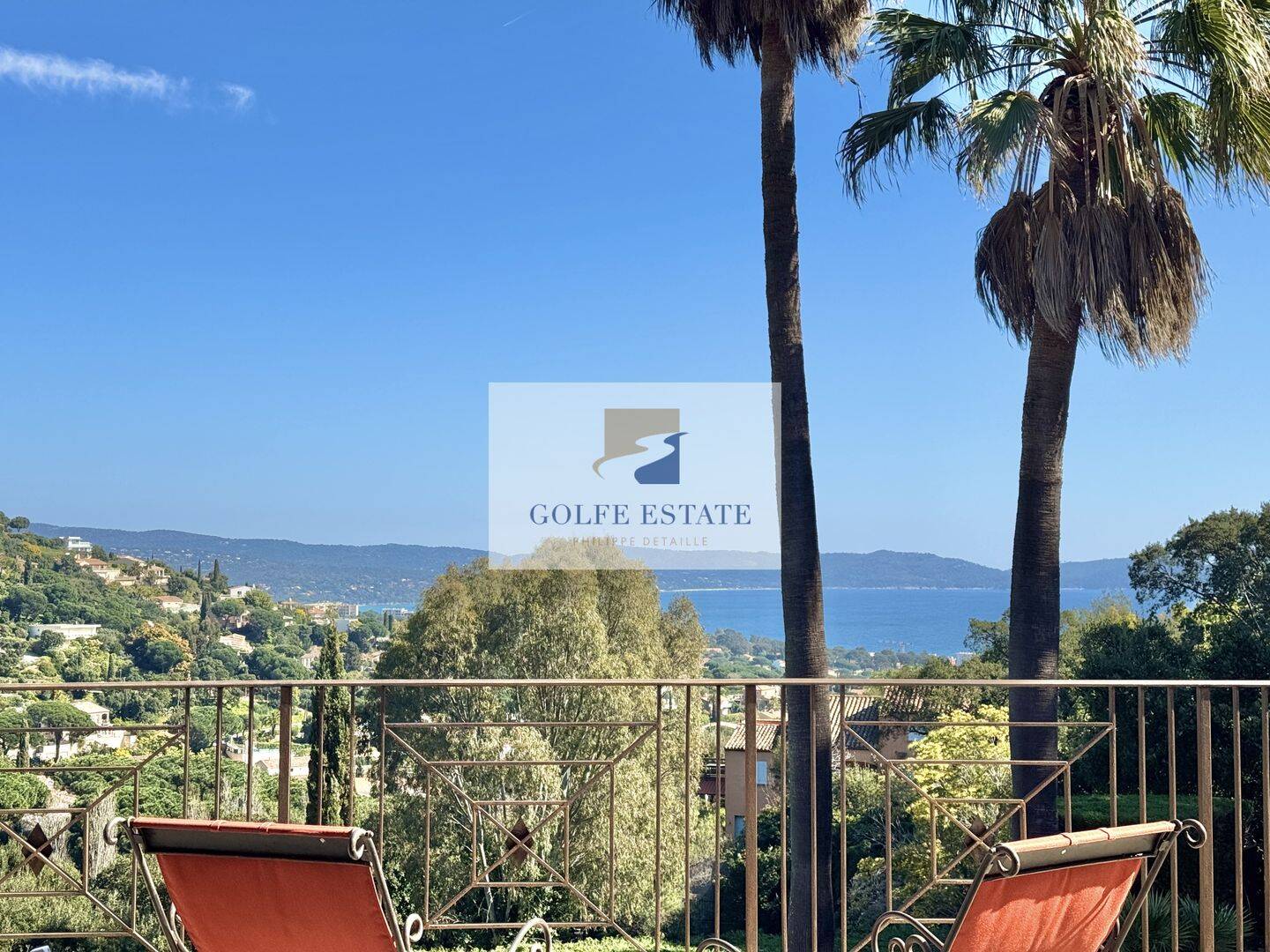 Maison 10 pièces 356 m² · à Cavalaire-sur-Mer · 356 m² · 2 250 000 €