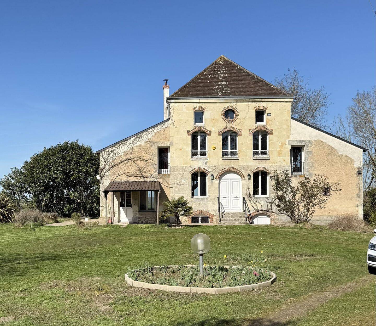 Maison 2 pièces 330 m² · à Saint-Martin-des-Bois · 330 m² · 299 000 €