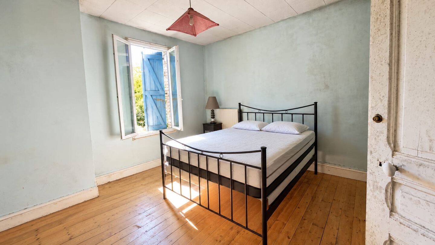 Maison 2 pièces 62 m² · à Marigny-le-Châtel · 62 m² · 55 000 €