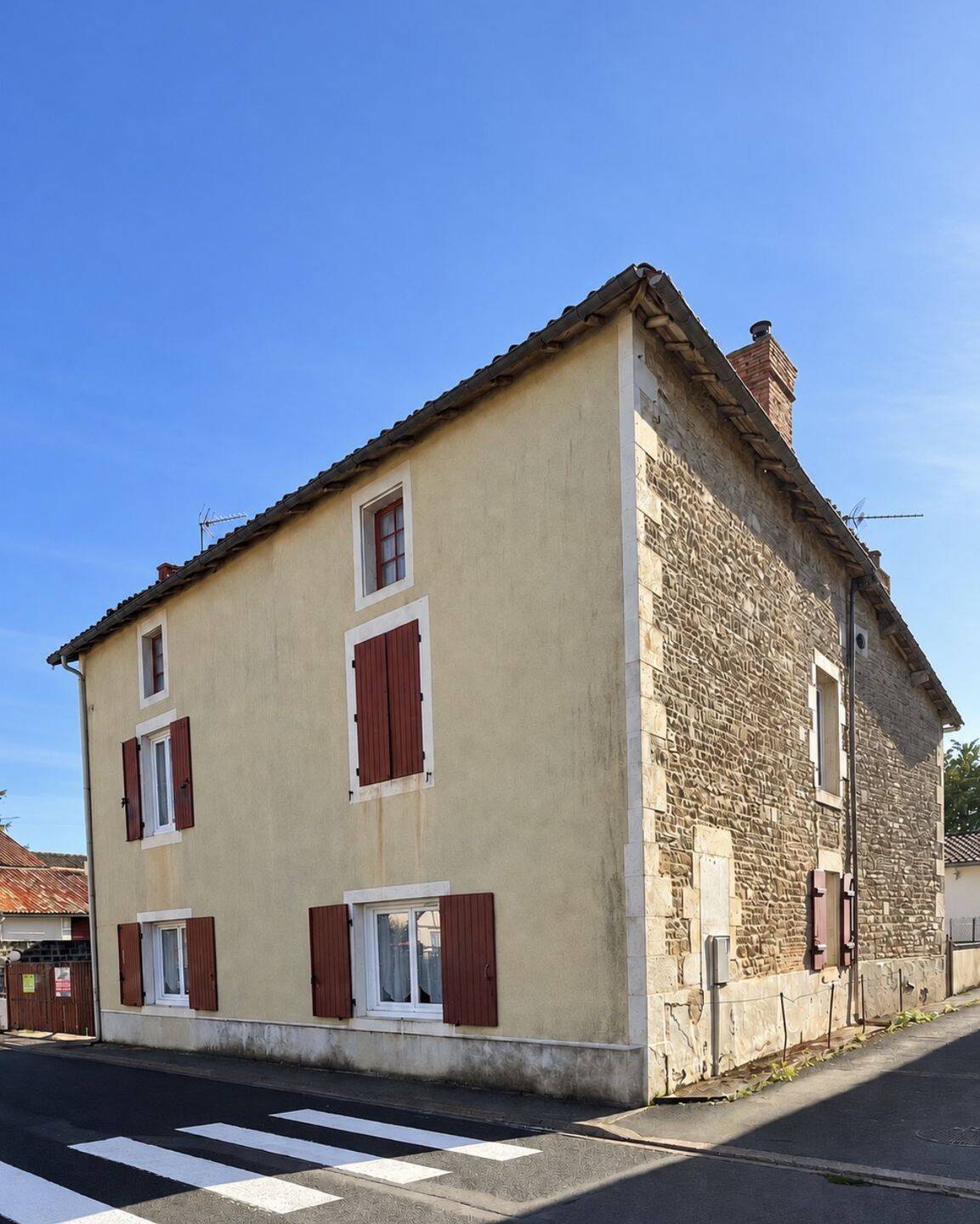 Maison 9 pièces 201 m² · à Sauzé-Entre-Bois · 201 m² · 152 000 €