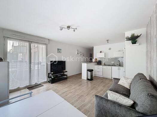 Appartement à vendre 217 000 € 3 pièces 2 chambres 62,9 m² Étage 1/3 Leclerc-Verdun Nord Est Brie-Comte-Robert 77170