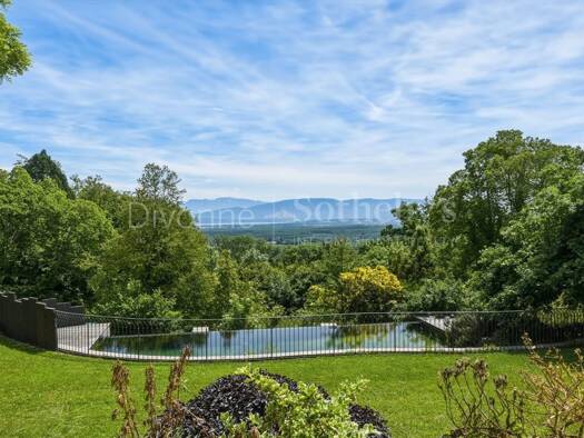 Maison à vendre 2 450 000 € 12 pièces 6 chambres 587 m² 12 850 m² de terrain Grilly 01220