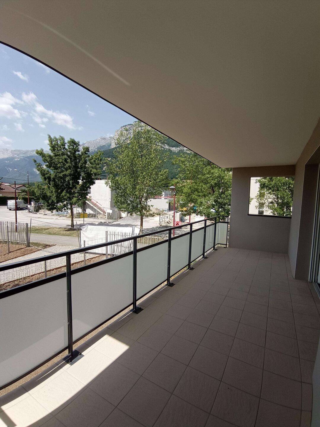 Appartement 3 pièces 67 m² · à Varces-Allières-Et-Risset · 66,6 m² · 888 €