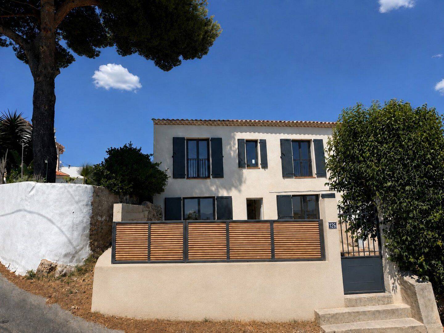Maison 4 pièces 102 m² · à Marseille 13ème Arrondissement · 102 m² · 330 000 €