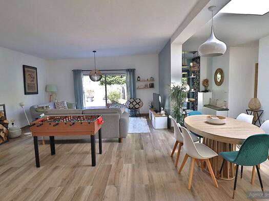 Maison de plain-pied à vendre 824 000 € 6 pièces 3 chambres 142 m² 690 m² de terrain Les Pierres Beurres Verrières-le-Buisson 91370