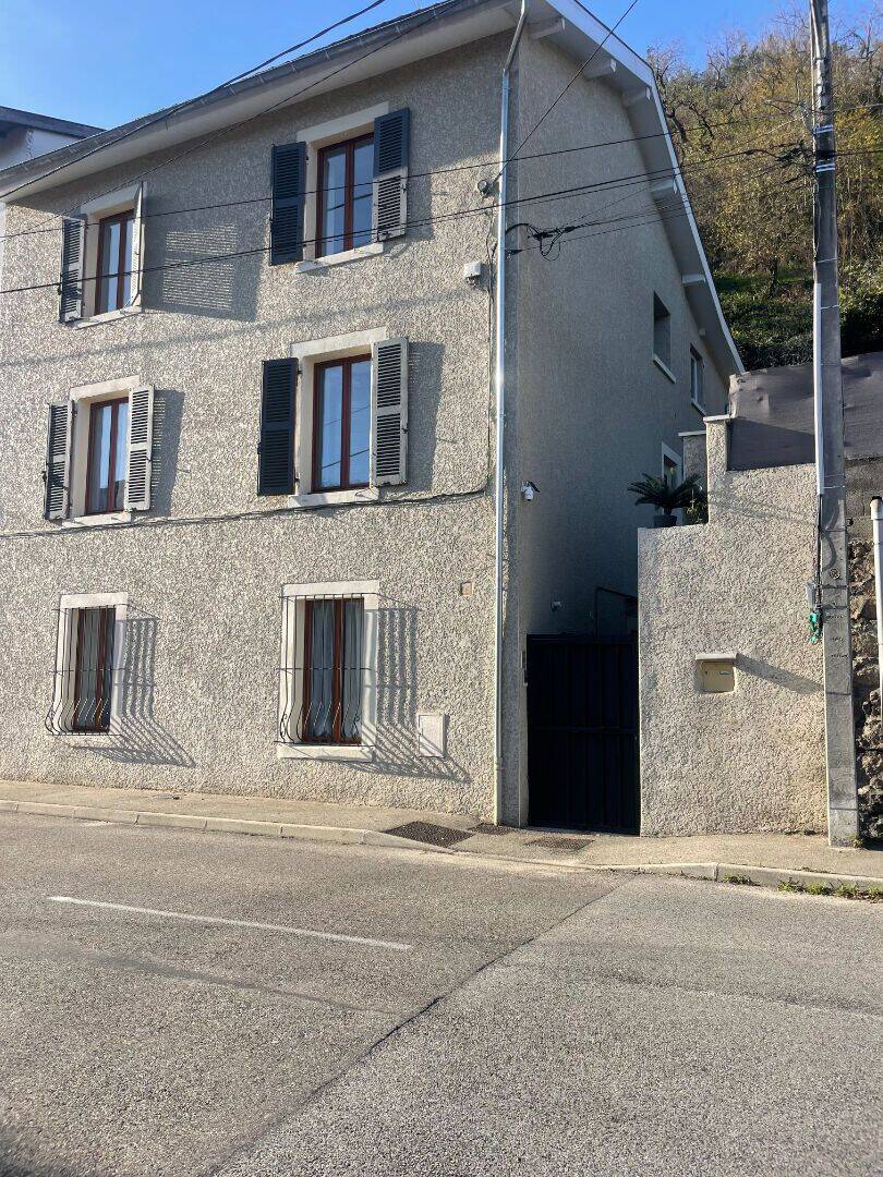 Maison 8 pièces 160 m² · à Pont-Évêque · 160 m² · 249 900 €