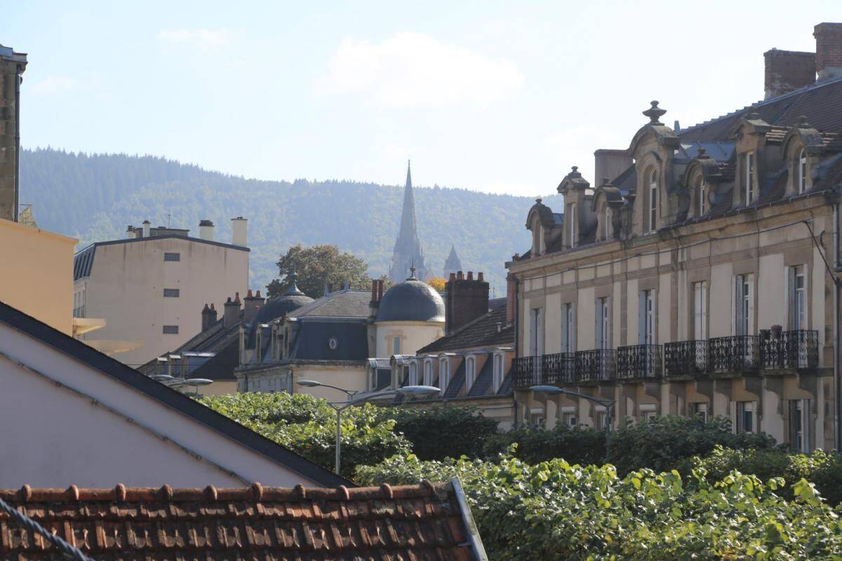 Appartement 8 pièces 215 m² · à Autun · 215 m² · 180 000 €