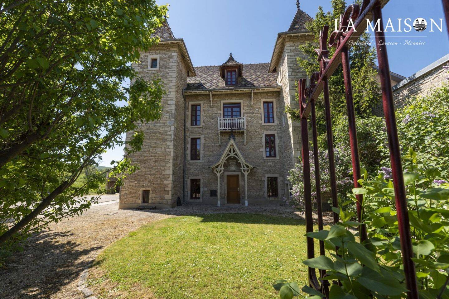 Maison 8 pièces 249 m² · à Fleurey-sur-Ouche · 249 m² · 590 000 €