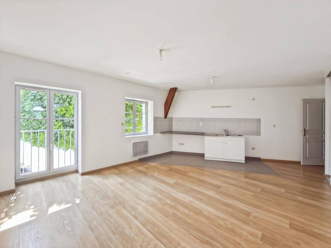 Appartement 1 pièce 42 m² · à Janville-en-Beauce · 41,8 m² · 581 €