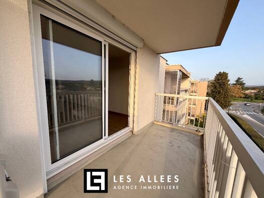 Appartement à louer 880 € 3 pièces 2 chambres 86,3 m² Étage 3/3 Montélimar 26200