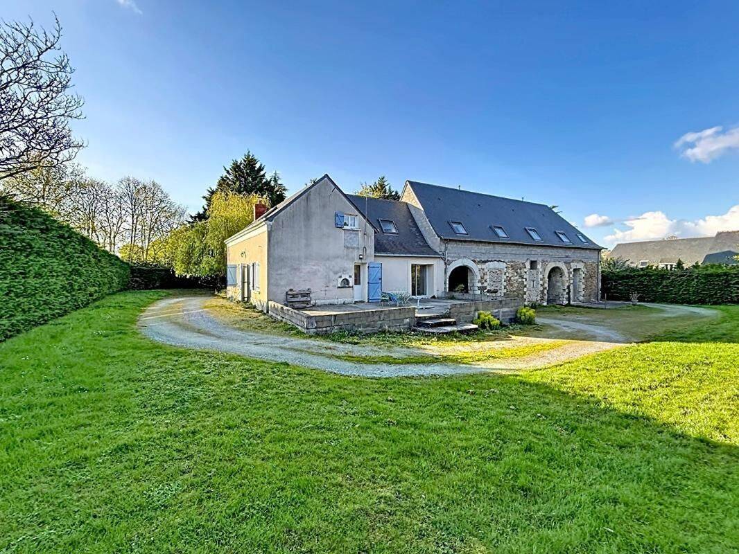 Maison 11 pièces 229 m² · à Verrières-en-Anjou · 229 m² · 379 900 €