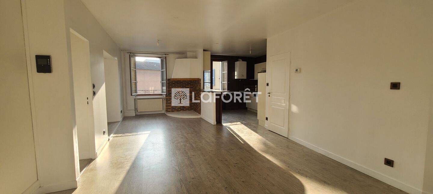 Appartement 5 pièces 105 m² · à Sain-Bel · 105,1 m² · 1 050 €/mois