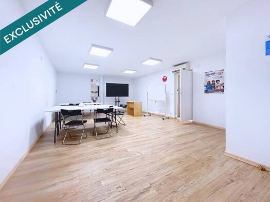 Immeuble à vendre 219 900 € 265 m² Nueil-les-Aubiers 79250