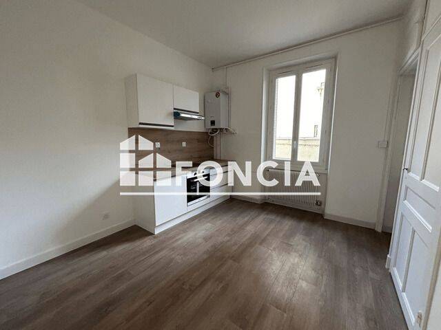 3 pièces 74 m² · à Grenoble · 73,5 m² · 682 €