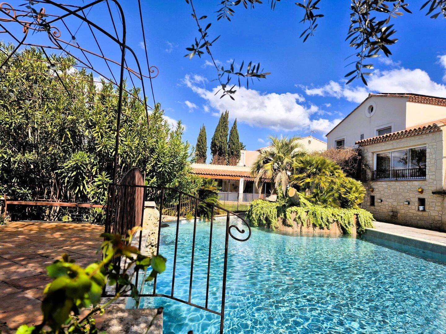 Maison 10 pièces 350 m² · à Pézenas · 350 m² · 920 000 €