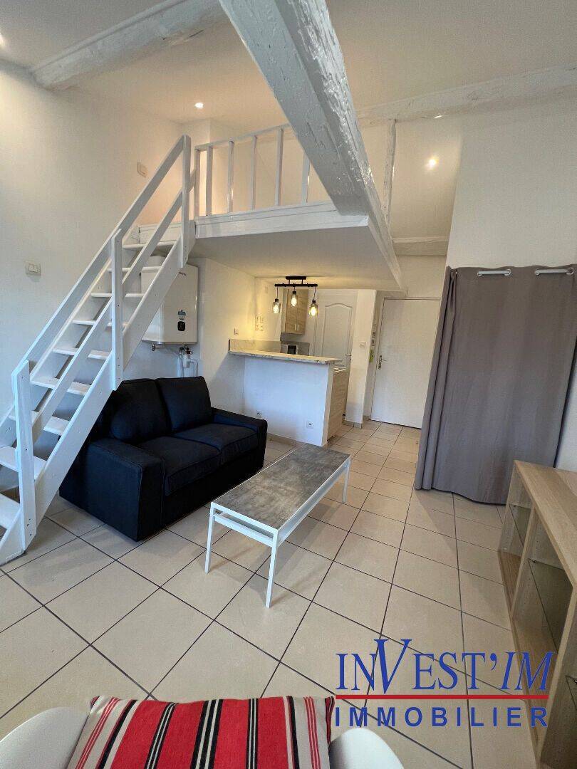 Appartement 1 pièce 19 m² · à Saint-Genis-Laval · 19 m² · 645 €/mois