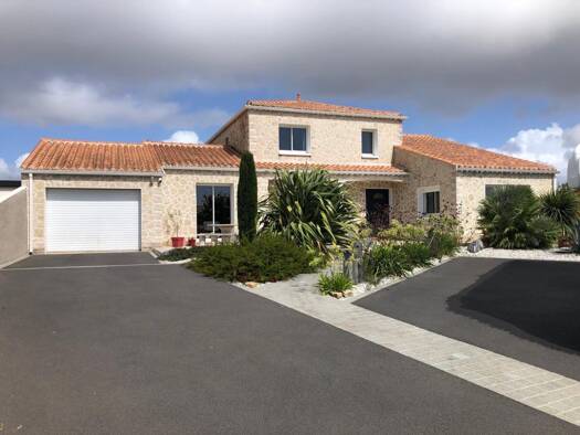 Maison à vendre 460 000 € 5 pièces 4 chambres 153 m² 853 m² de terrain Brem-sur-Mer 85470