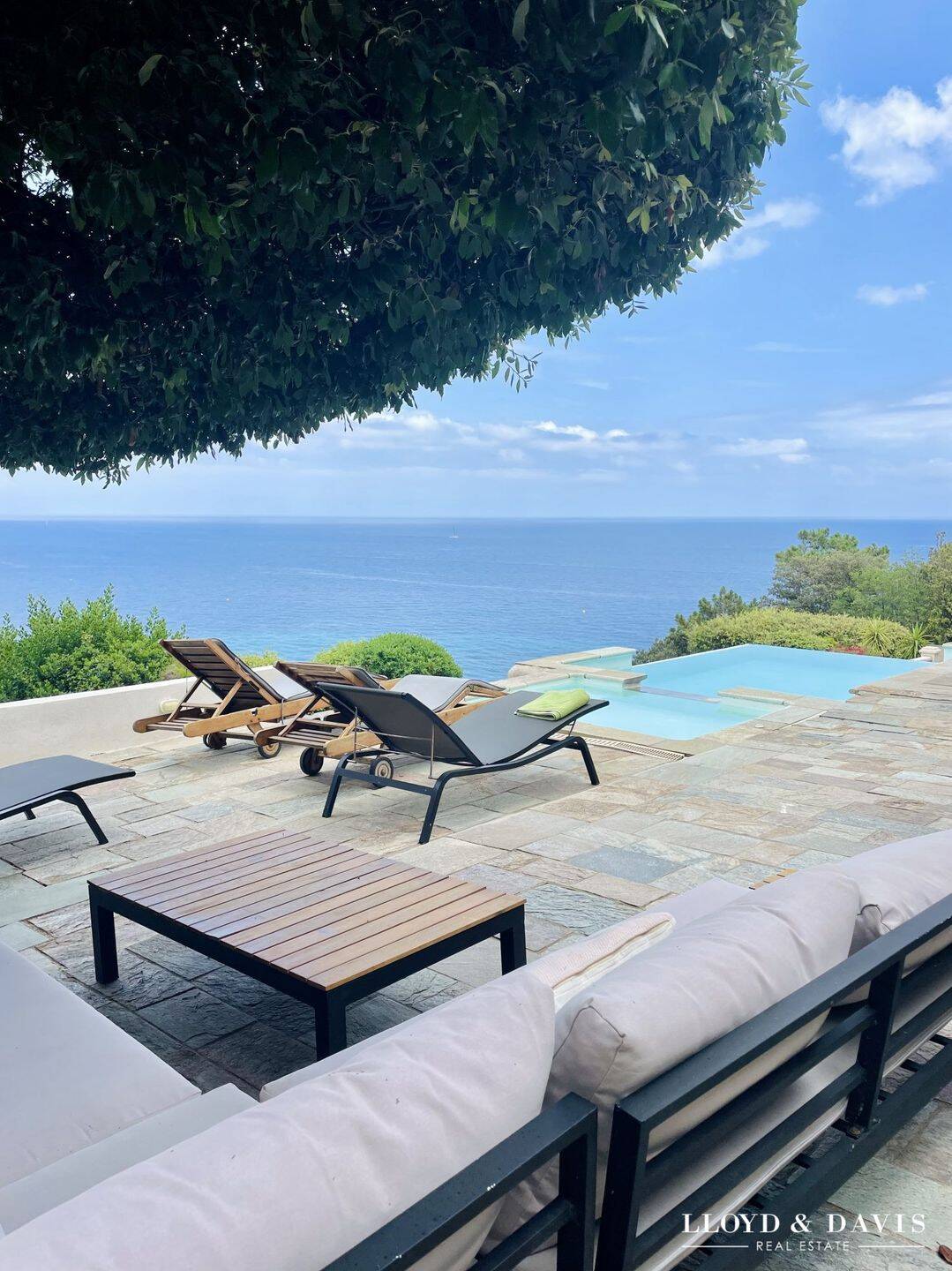 Maison 5 pièces 228 m² · à Brando · 228 m² · 1 575 000 €