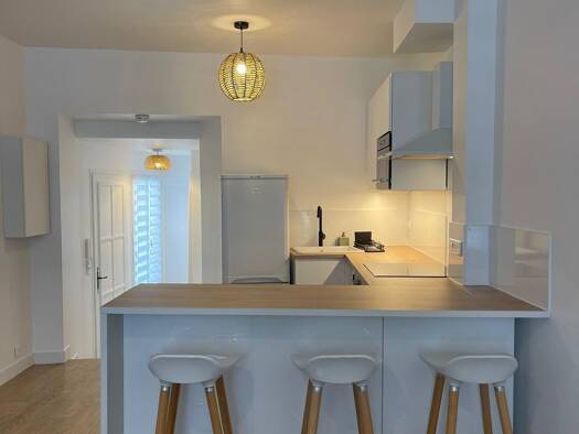 Appartement à louer 790 € 2 pièces 1 chambre 42 m² 1 étages Épernon 28230