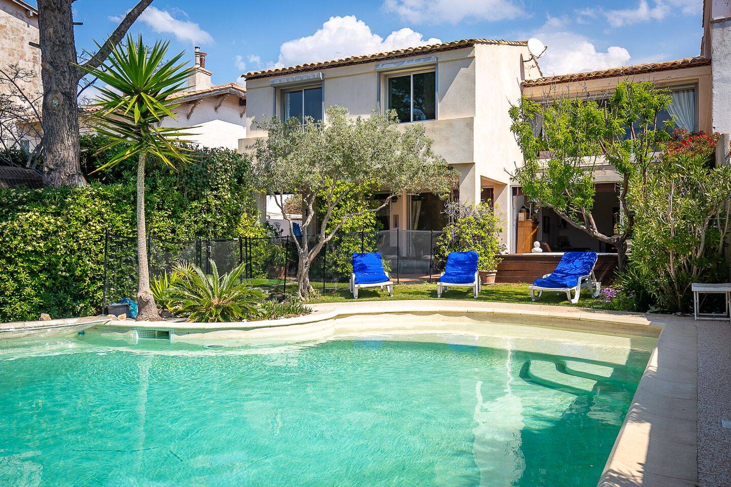 Maison 7 pièces 206 m² · à Marseille 7ème Arrondissement · 206 m² · 2 200 000 €