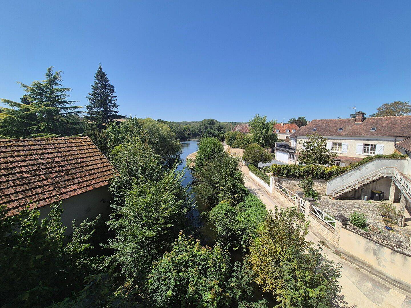 Appartement 4 pièces 95 m² · à Auxerre · 95 m² · 840 €