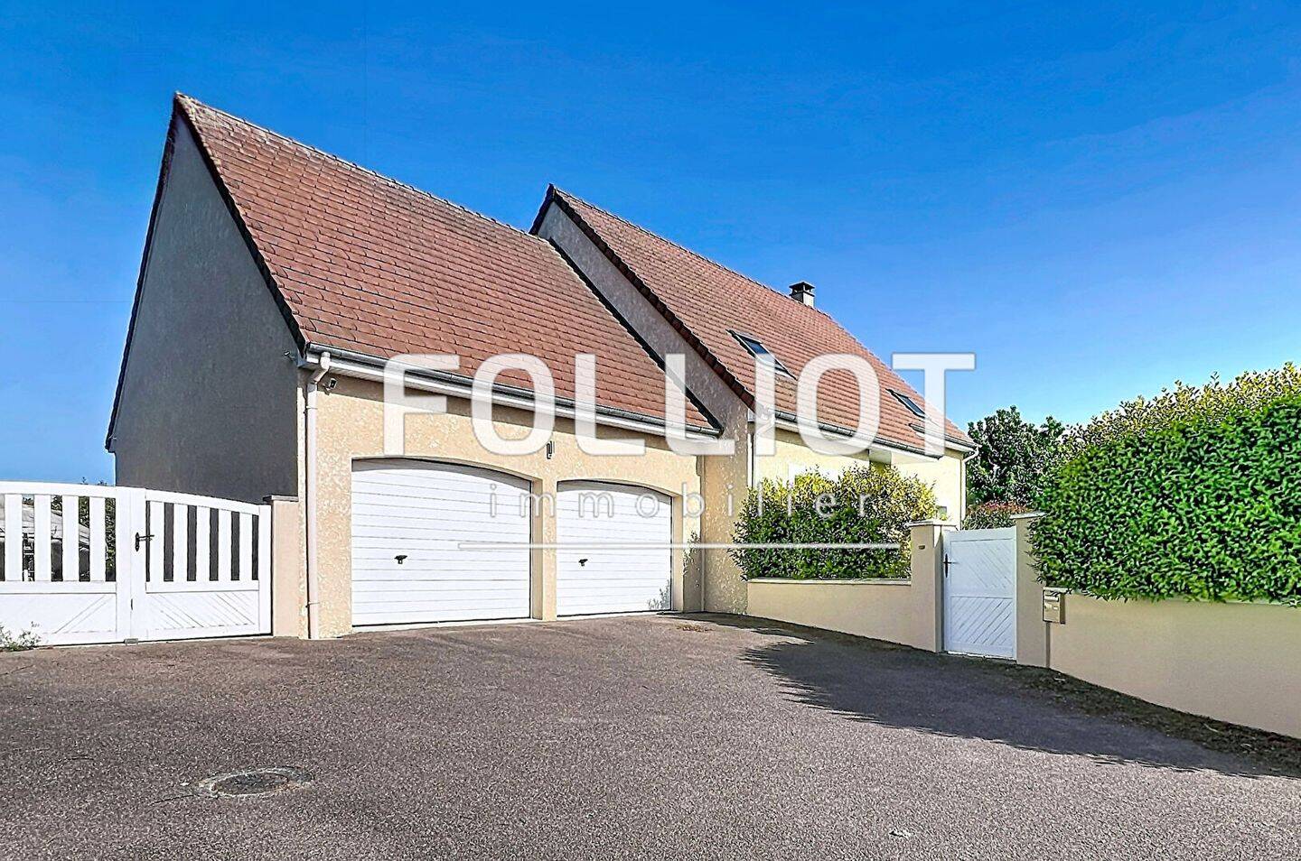 Maison 6 pièces 138 m² · à Saint-Martin-de-May · 138 m² · 329 000 €